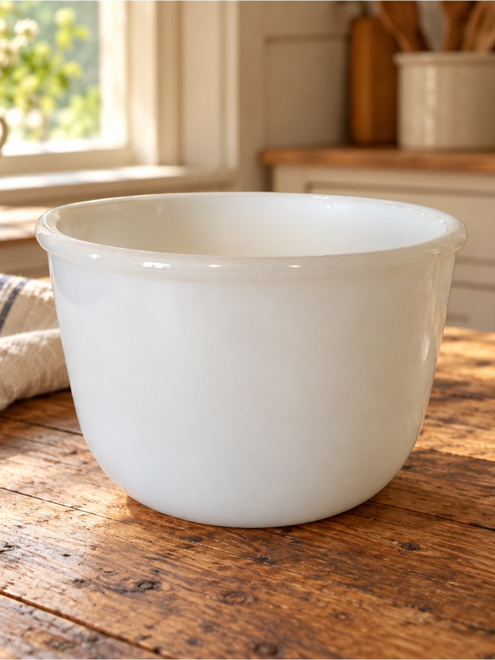 Vintage Sunbeam White Glass Mixing Bowl – 7 Inches